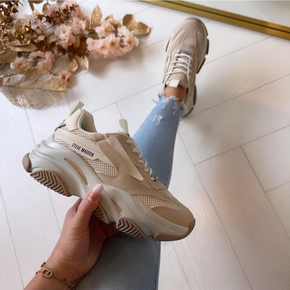 New in box Steve Madden Possrssion Women's beige Chunky Sneakers